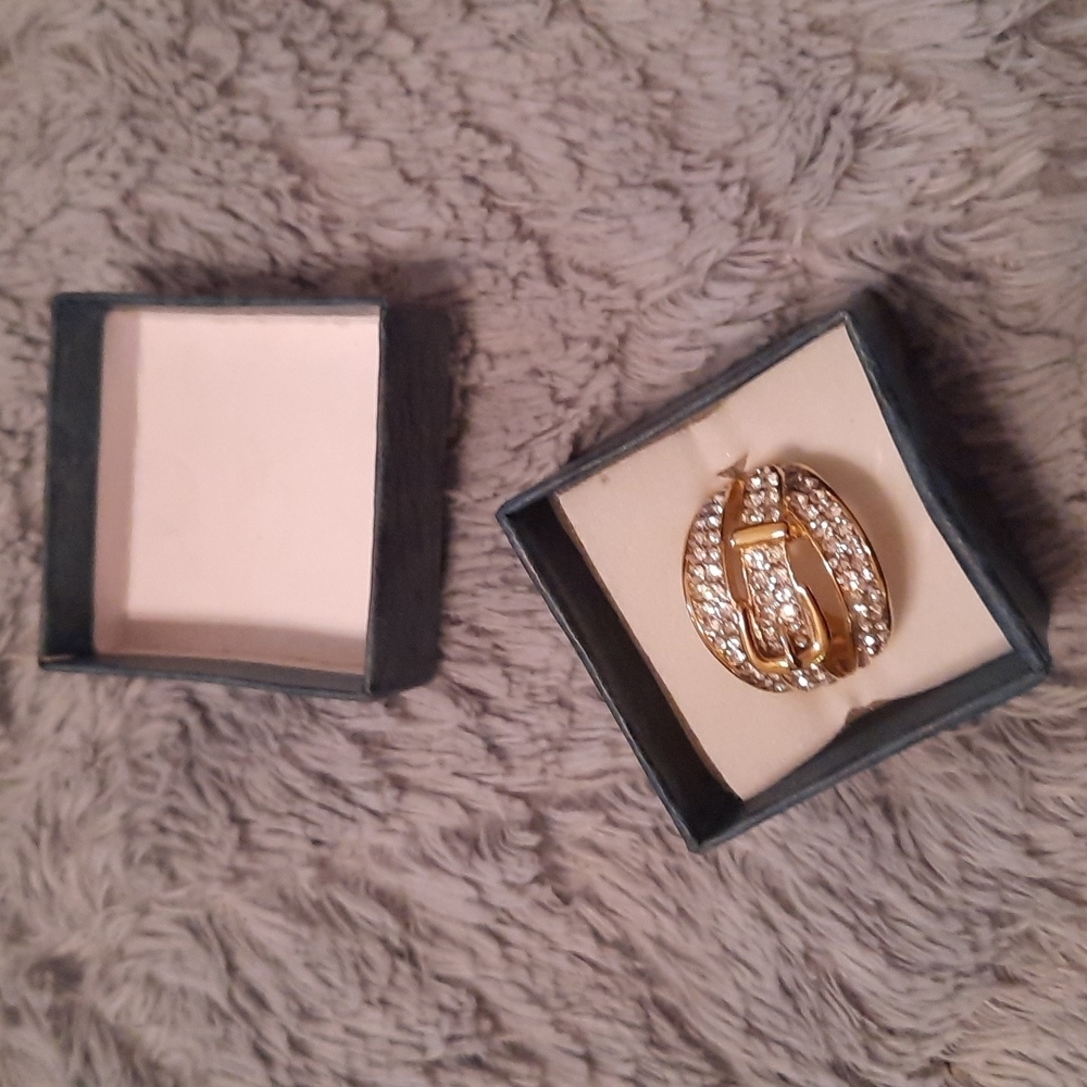 Gold ring